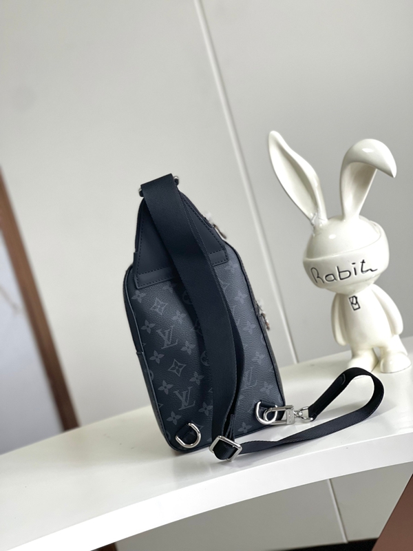 ルイヴィトンバッグ背面デザイン